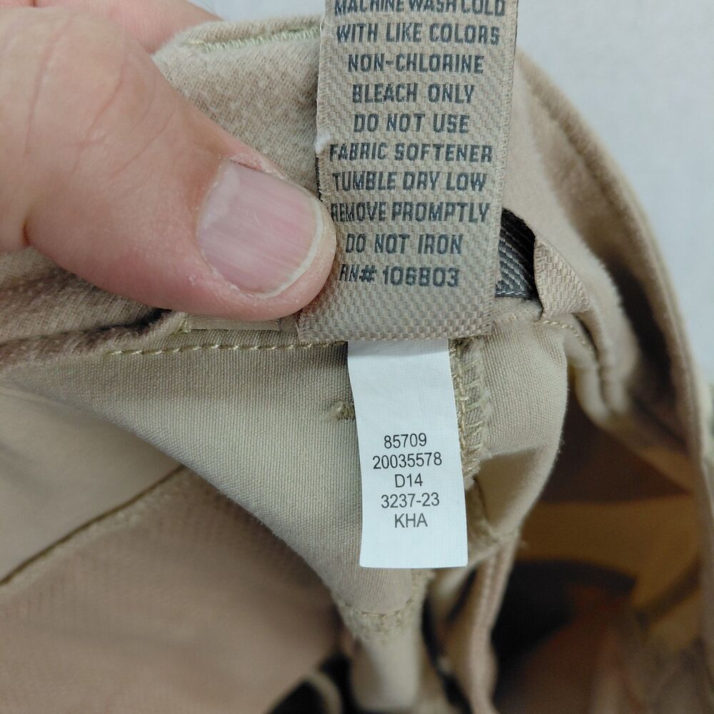 Duluth Trading Pants Women Size 14x31 Beige Cargo Dry on the Fly Bootcut Hiking - Picture 11 of 11